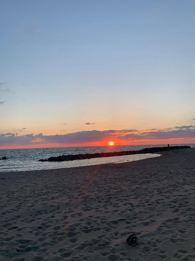 Villa Pisola Fiumicino Airport - Seafront Экстерьер фото