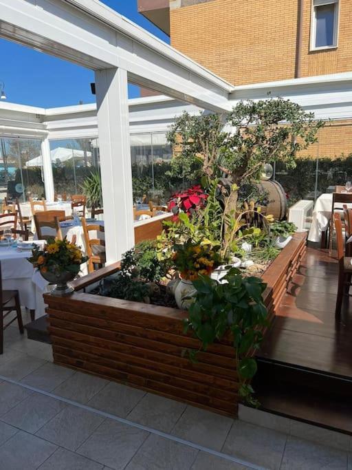 Villa Pisola Fiumicino Airport - Seafront Экстерьер фото